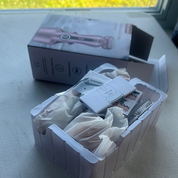 NEW Akunbem Women Electric Shaver in Pink